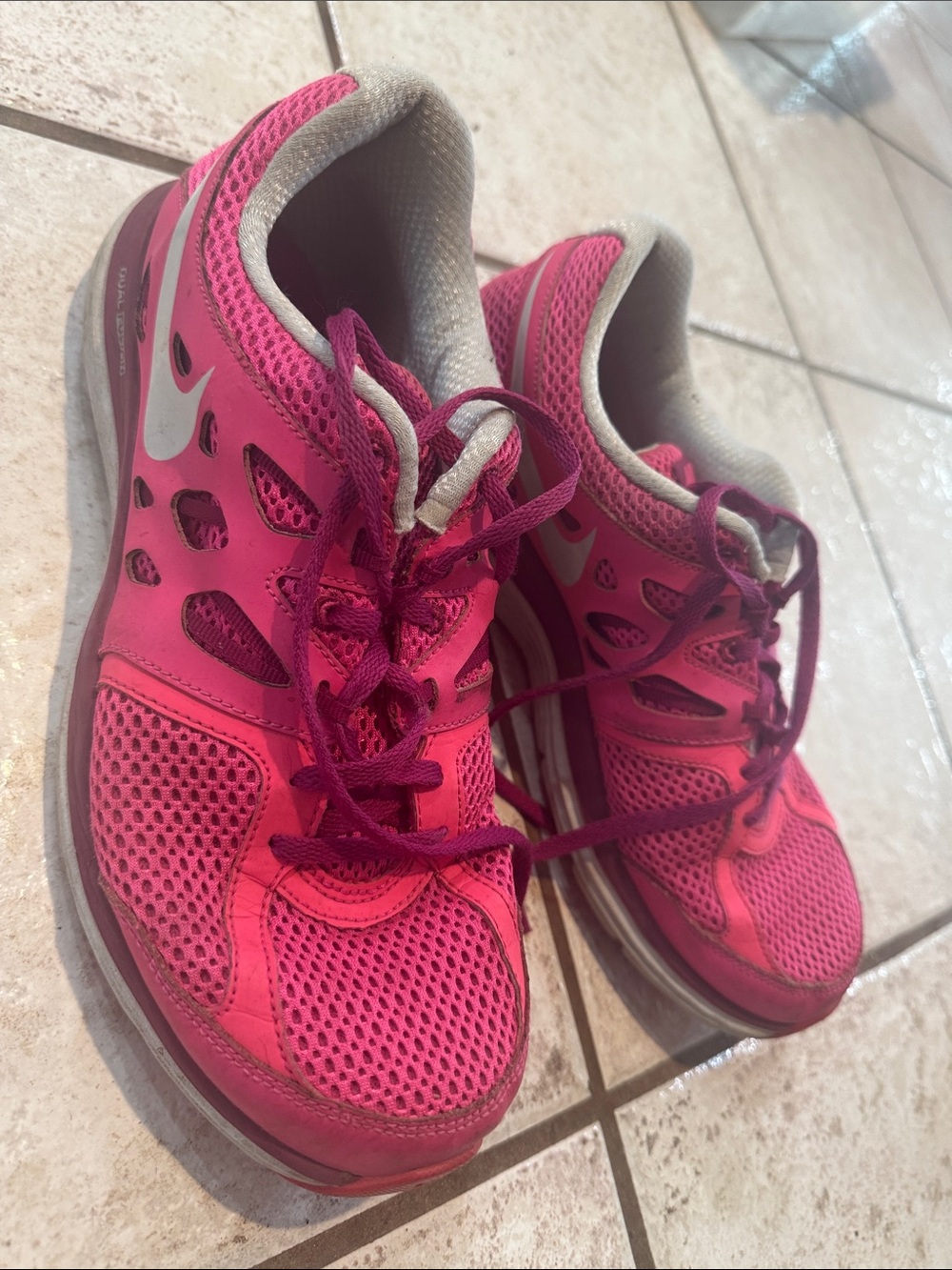 Women’s Pink Athletic Nike Running Shoes - Breathable Mesh Sport Sneakers